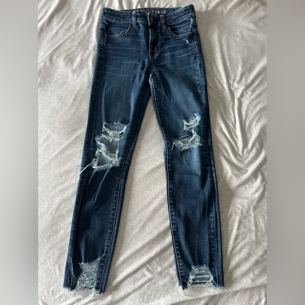American Eagle distressed Hi-Rise Jegging